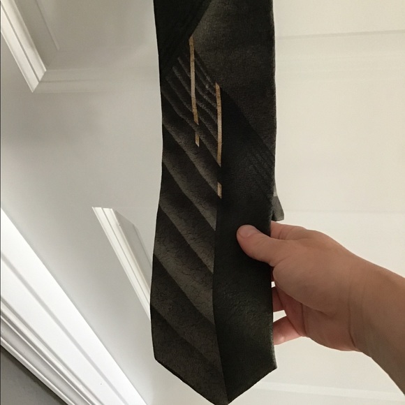 Arrow - Mens Necktie - 100% Imported Silk - Green - Picture 4 of 6